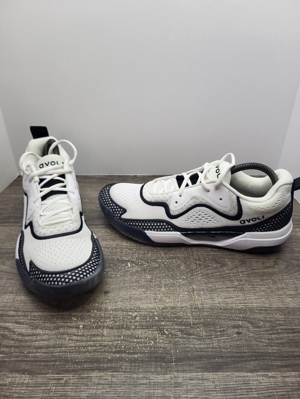 Avoli Vol 1 White Black Volleyball Shoes Breathable Sneakers Women's Size 9.5